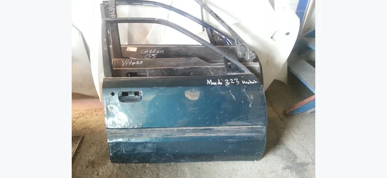 Mazda 323 Sağ Ön Kapı