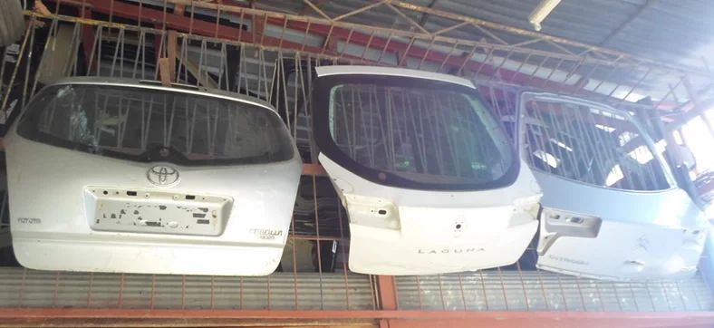 Toyota Ve Renault Laguna Citroen C5 Bagaj Kapakları
