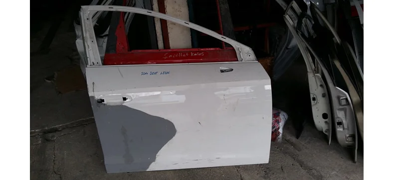 Seat Leon Sağ Ön Kapı